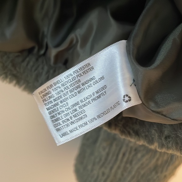 🌼SOLD🌼 Green Cropped Jacket - Picture 10 of 10